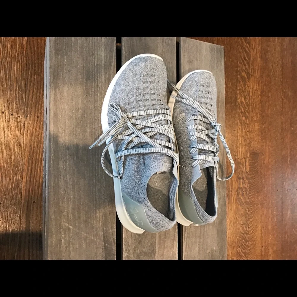 Under Armor Speedform Slongshot 2 running shoes. Sz 7.5 - Picture 2 of 6